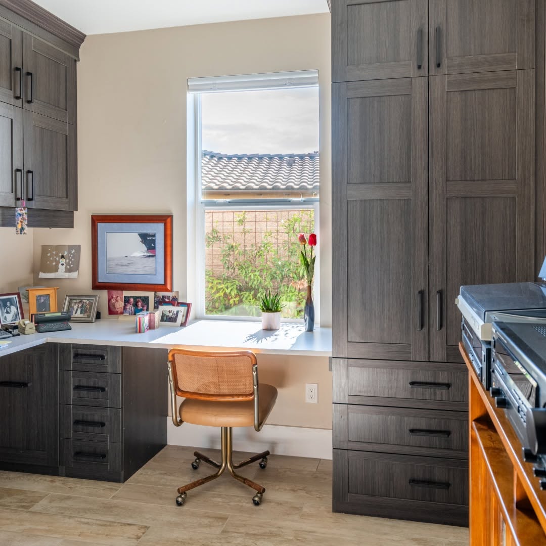 Built-in desk and storage office